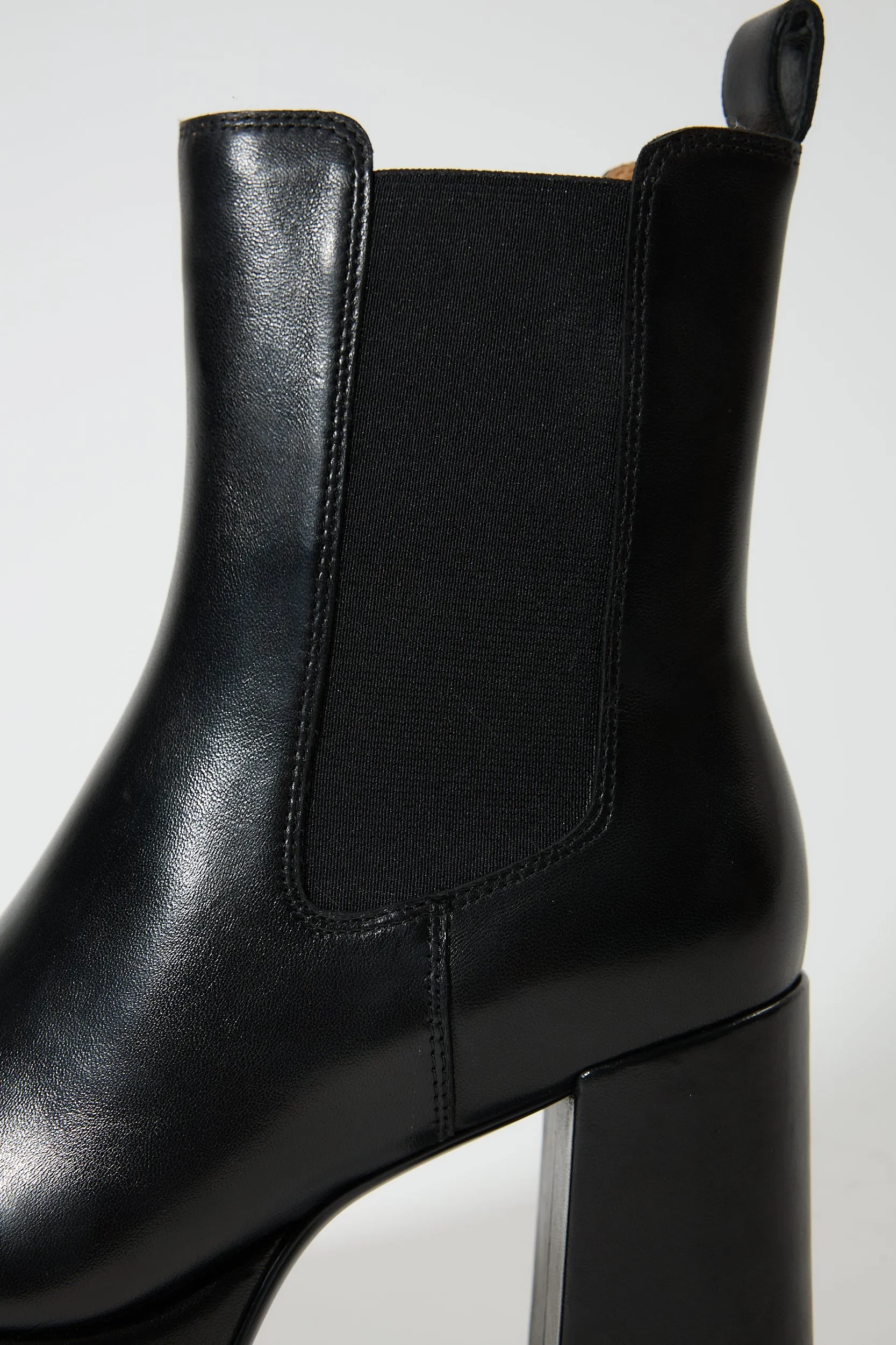Eos Black