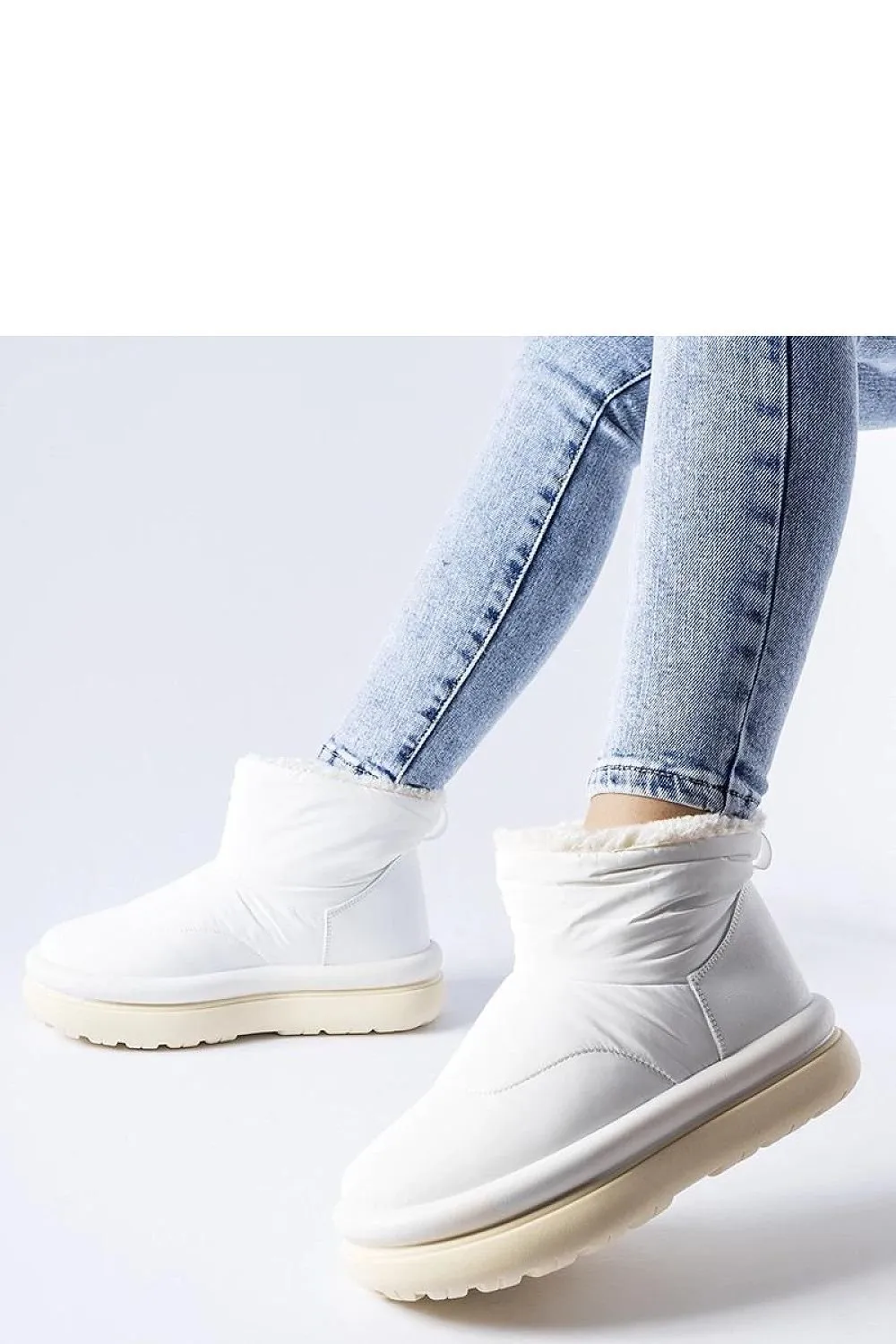 Linwood's white insulated snow boots