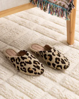 Lounging Leopard - Tufted Slippers - Sand