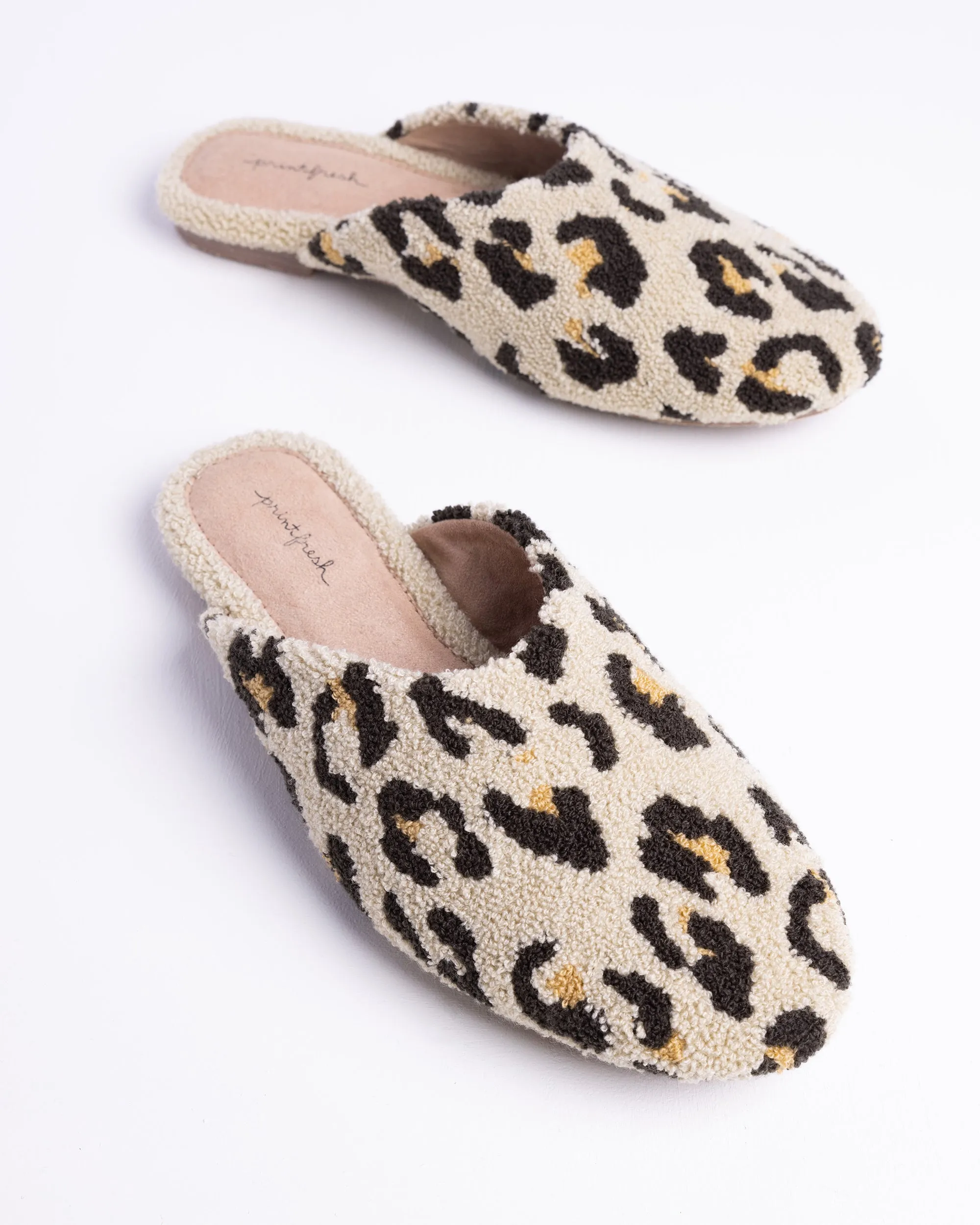 Lounging Leopard - Tufted Slippers - Sand
