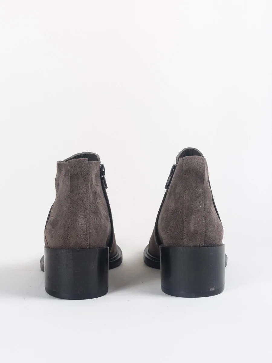 mickey boot