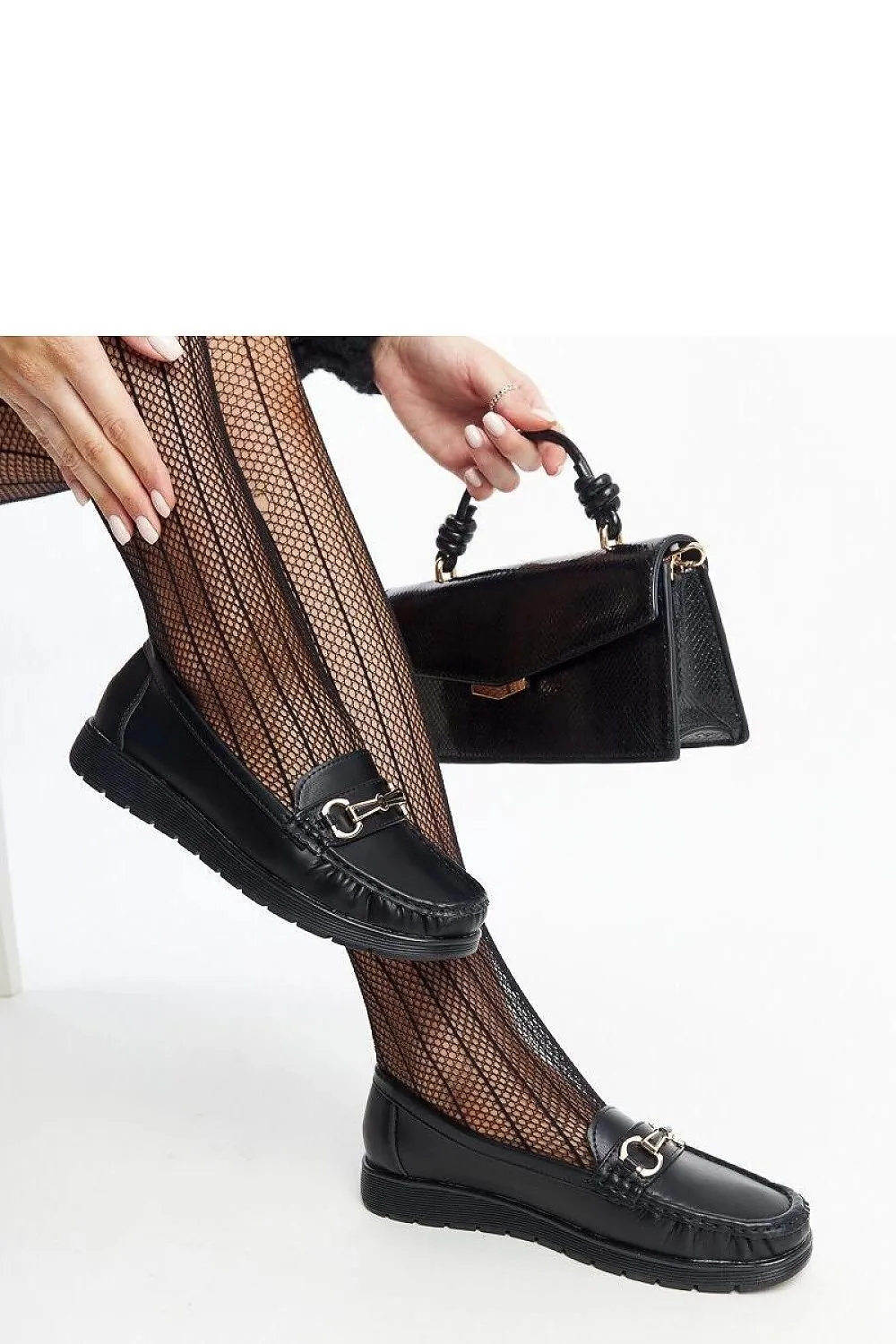 Round toe slip-on black loafers