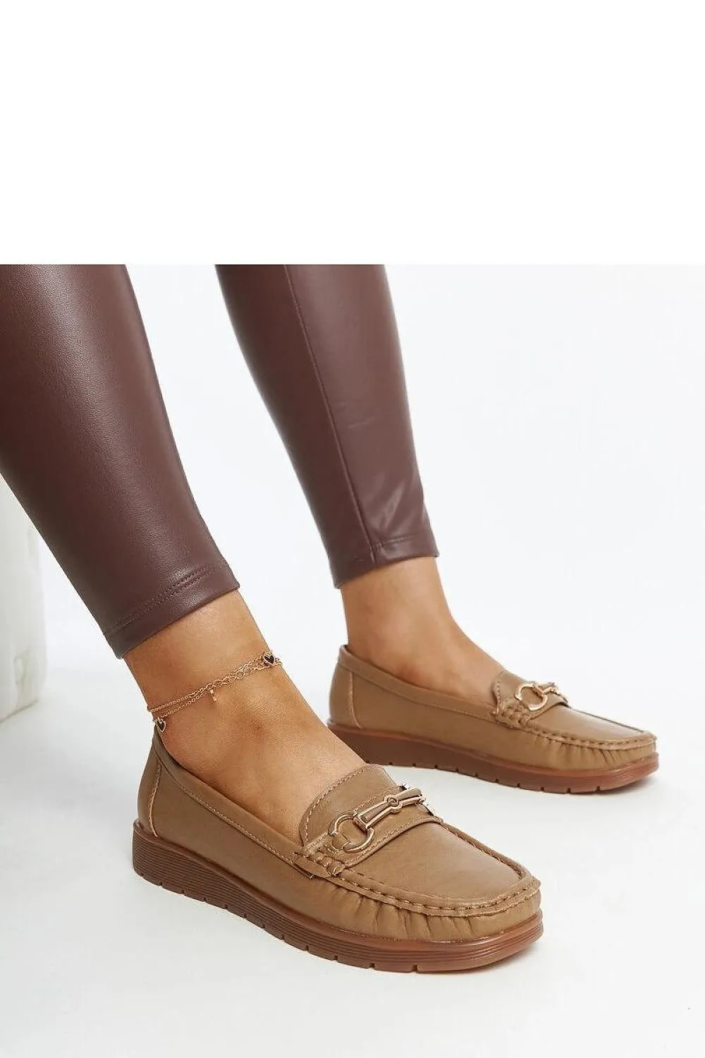 Round toe slip-on black loafers